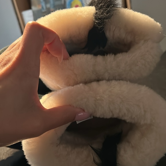 Uggs - Picture 5 of 11